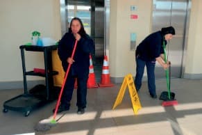 Personal de Aseo & Multiservicios 24 Horas en terreno, fotografía 2 de 18
